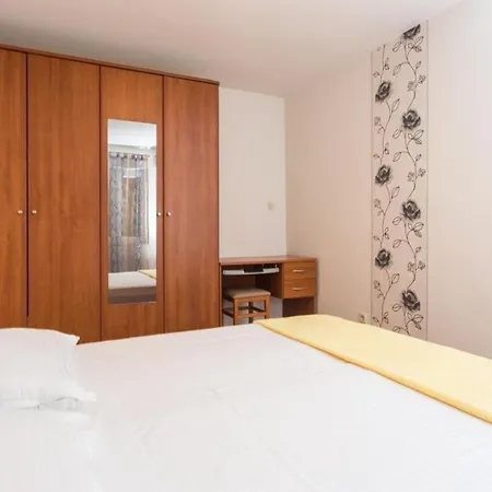 Rebecca - One Bedroom With Terrace And Sea View