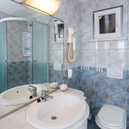 Apartmán Rebecca - One Bedroom With Terrace And Sea View